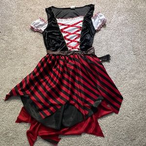 Pirate costume for ladies